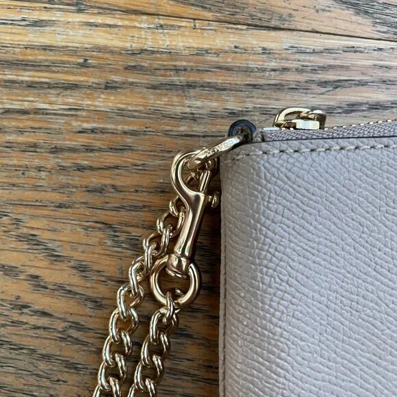 Coach Tan Wristlet - Crossgrain Leather w/Chain. - Picture 10 of 10